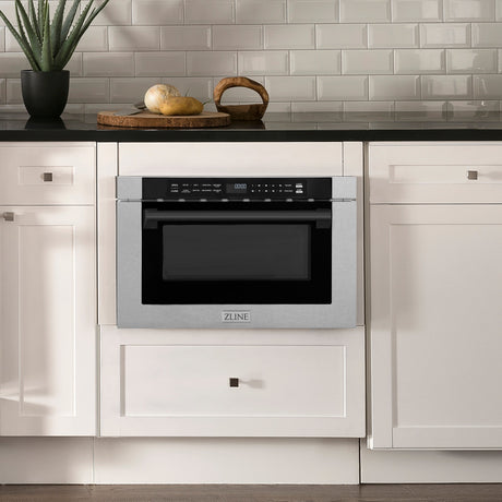 ZLINE Autograph Edition 24 in. Microwave in Fingerprint Resistant Stainless Steel with Traditional Handles and Matte Black Accents (MWDZ-1-SS-H-MB)